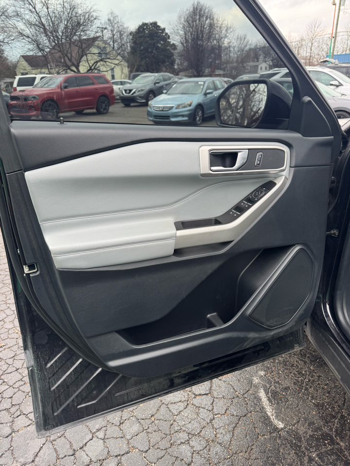 Ford Explorer XLT 4WD 2022