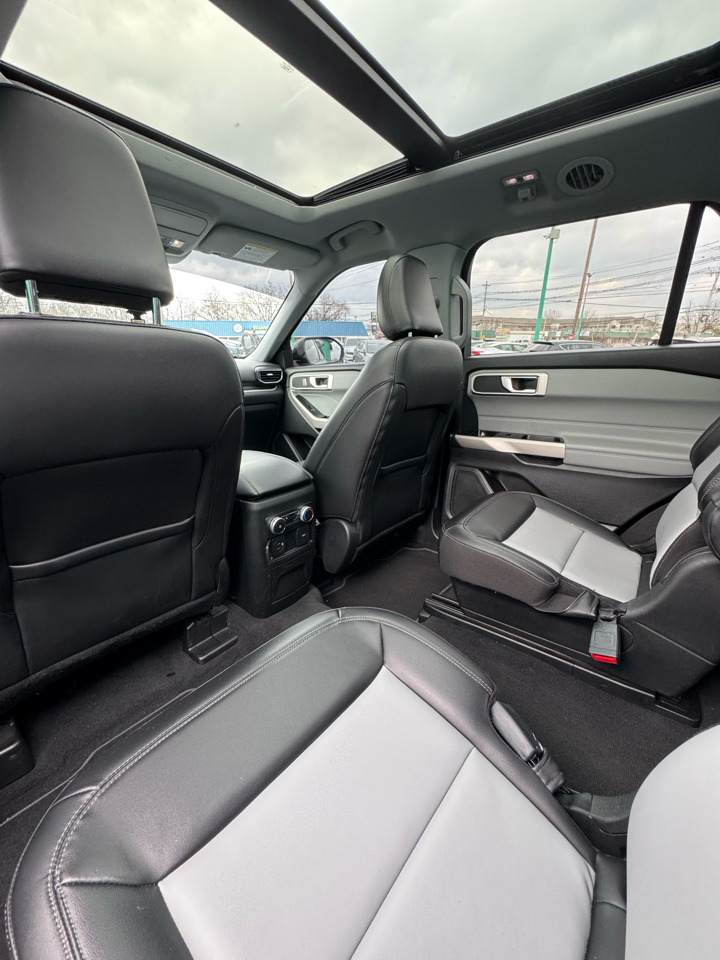 Ford Explorer XLT 4WD 2022