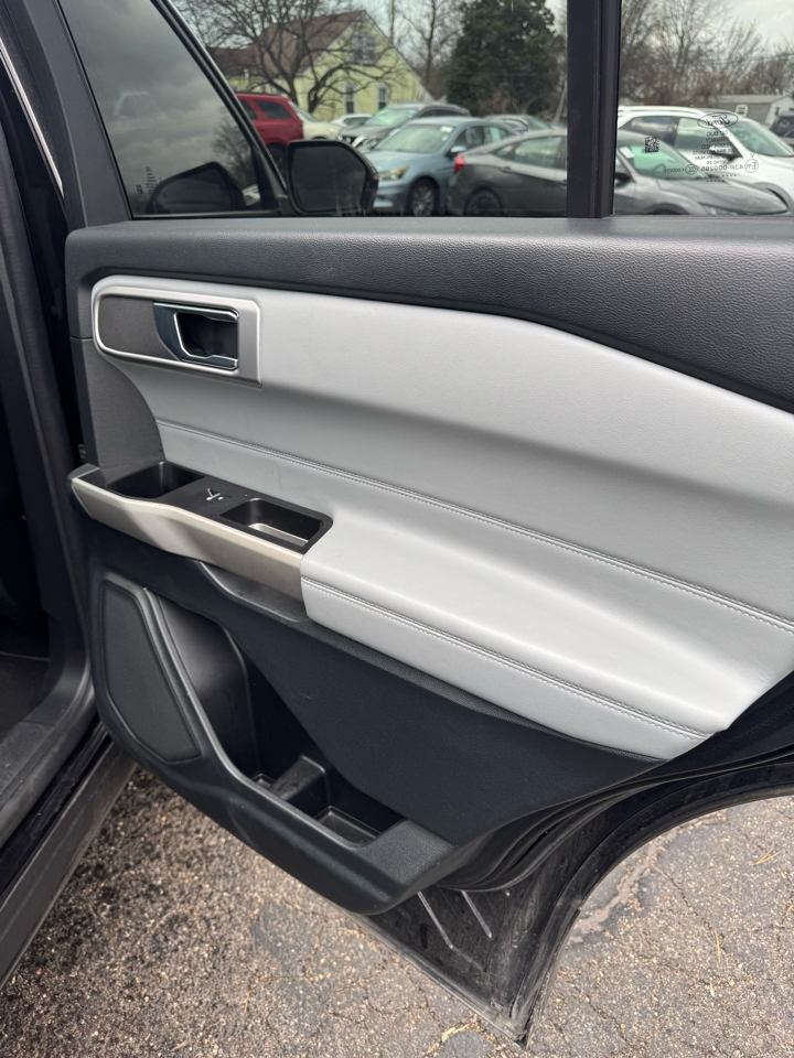 Ford Explorer XLT 4WD 2022