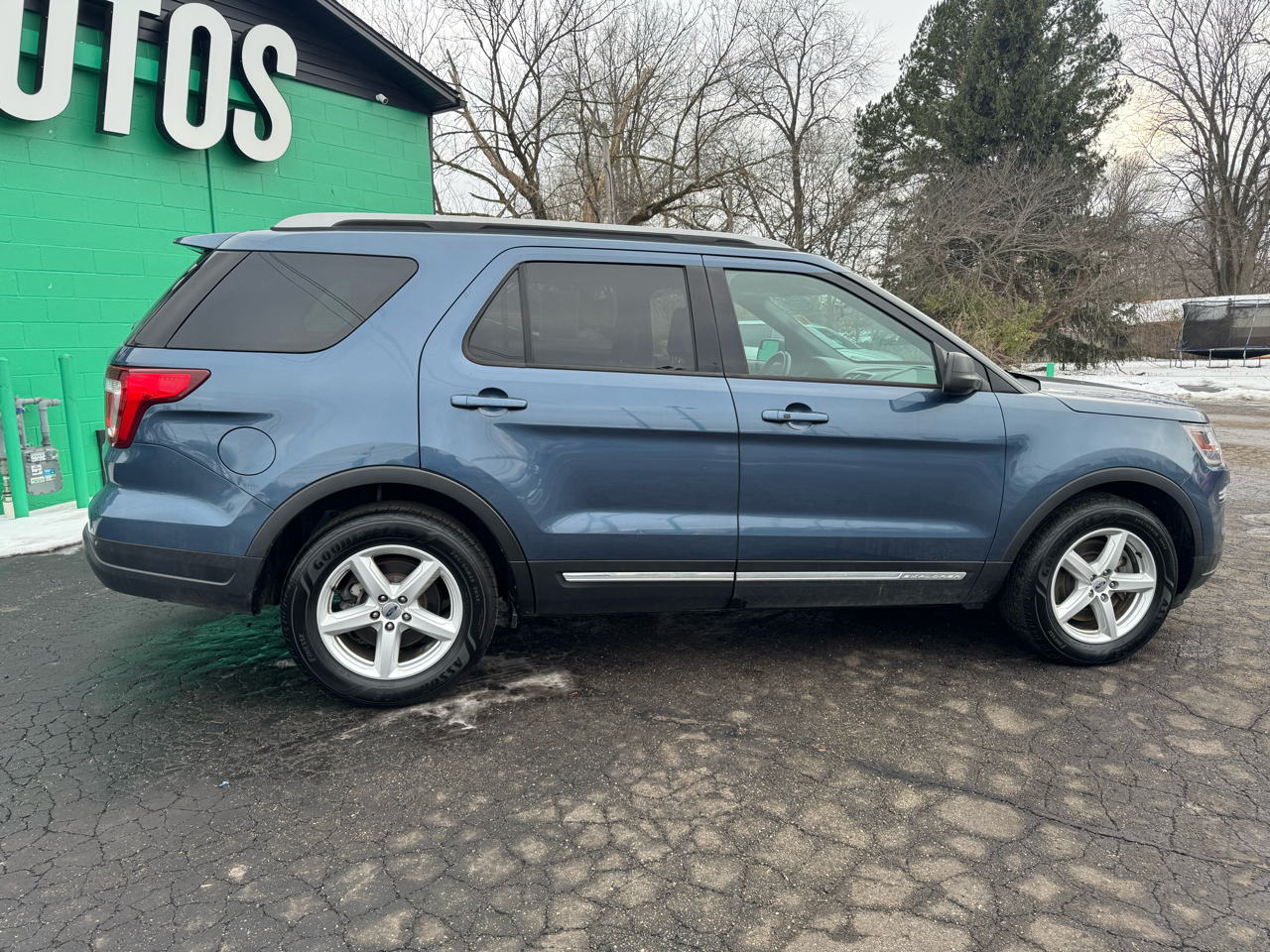 Ford Explorer XLT FWD 2019