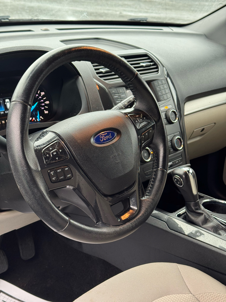 Ford Explorer XLT FWD 2019