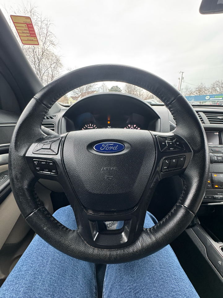 Ford Explorer XLT FWD 2019