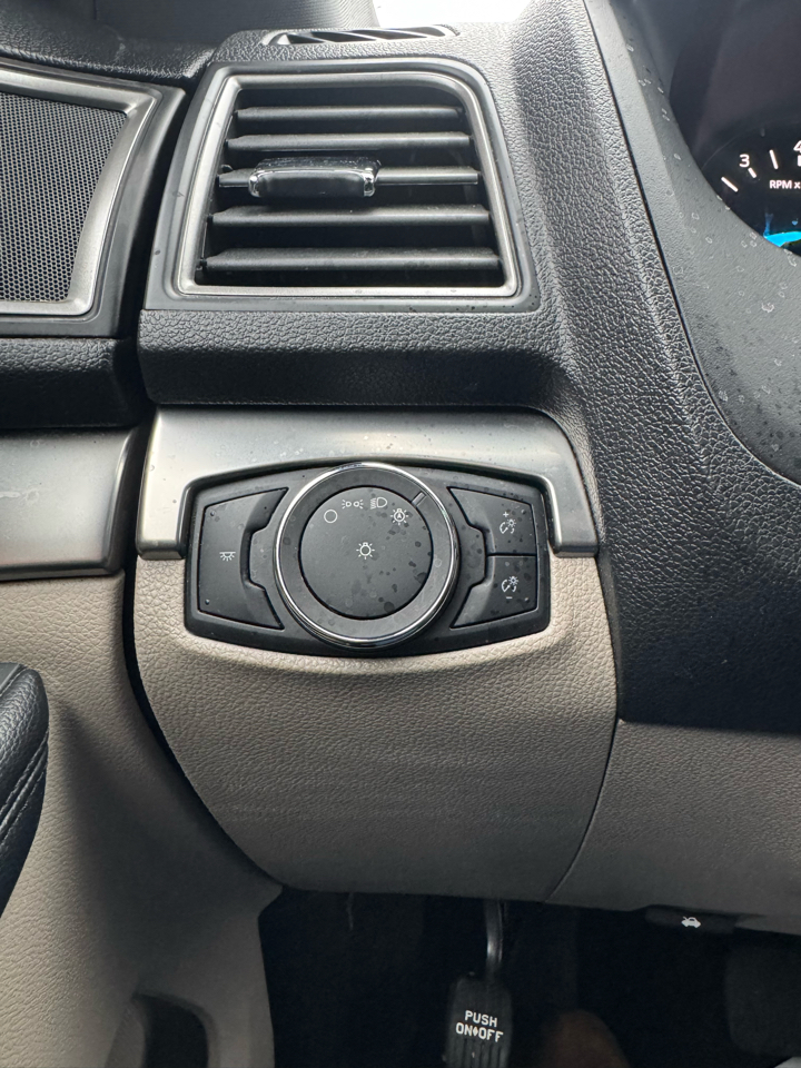 Ford Explorer XLT FWD 2019