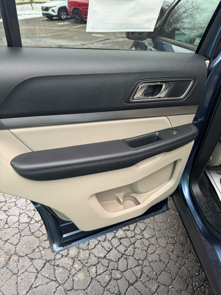 Ford Explorer XLT FWD 2019