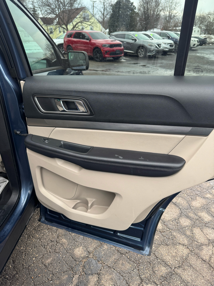 Ford Explorer XLT FWD 2019