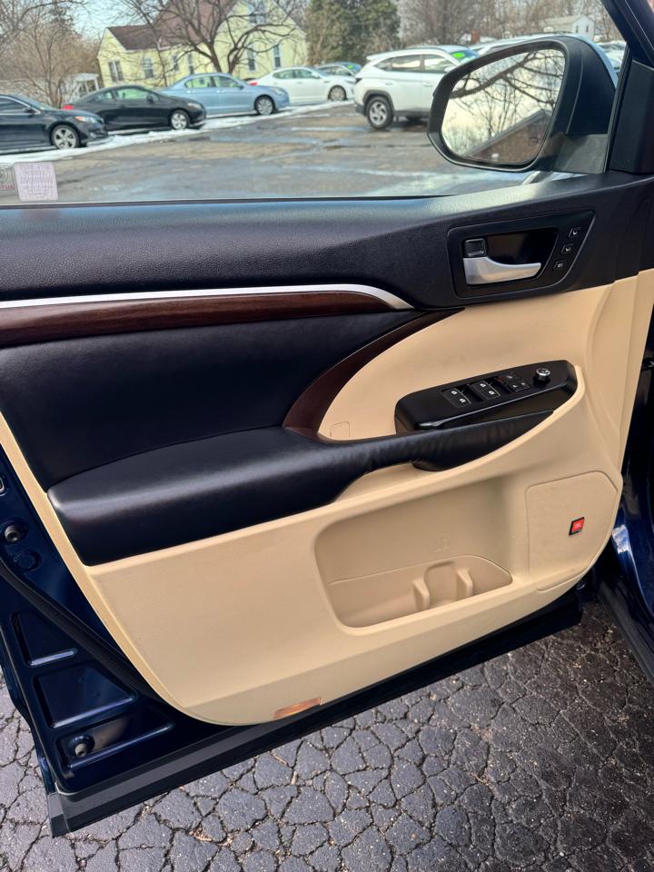 Toyota Highlander AWD 4dr V6 Limited (Natl) 2015