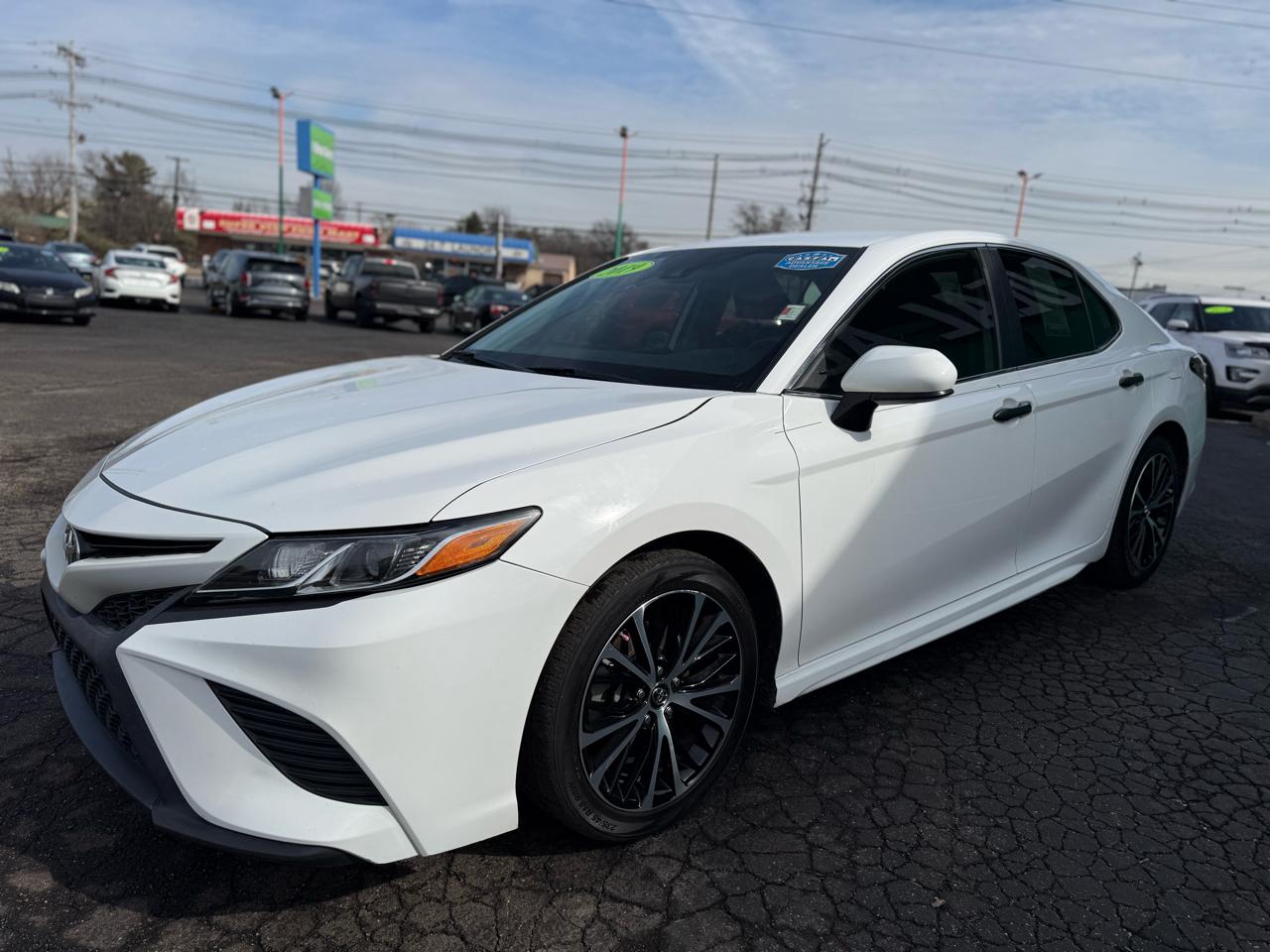 Toyota Camry XLE Auto (Natl) 2019