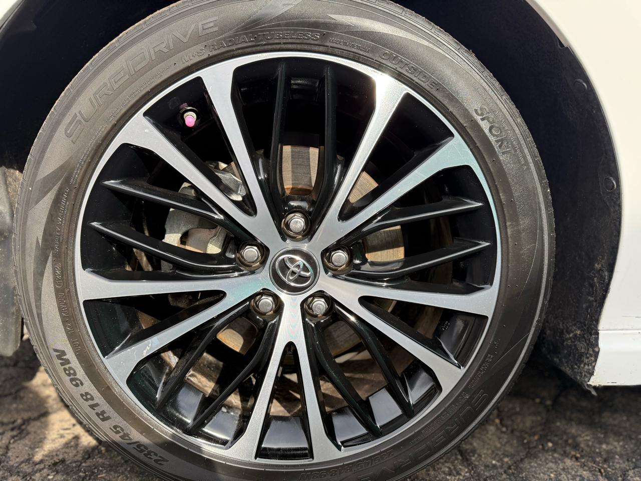 Toyota Camry XLE Auto (Natl) 2019