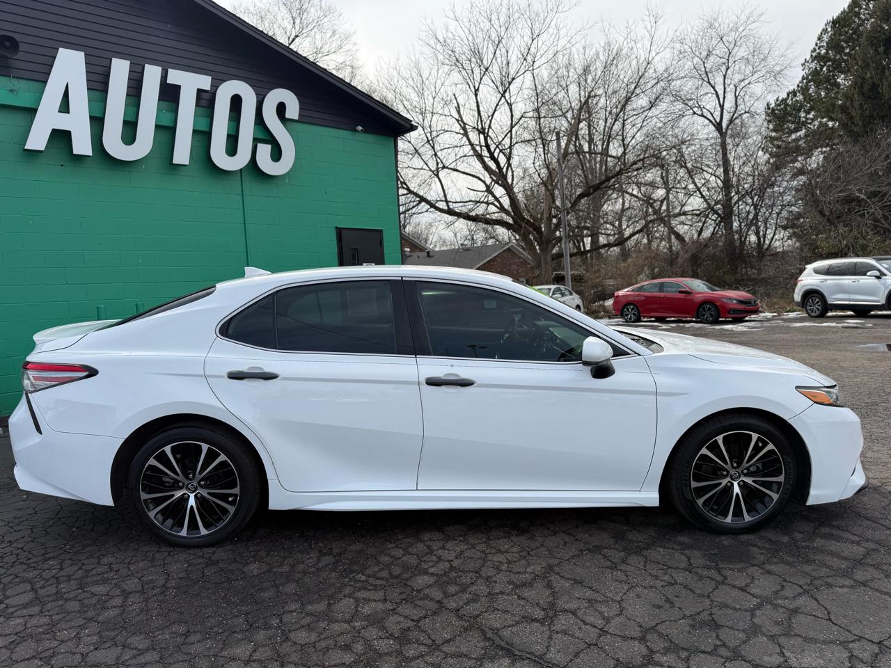 Toyota Camry XLE Auto (Natl) 2019