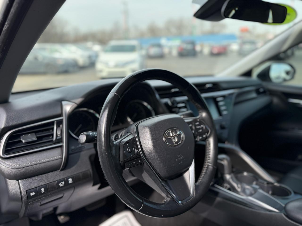 Toyota Camry XLE Auto (Natl) 2019