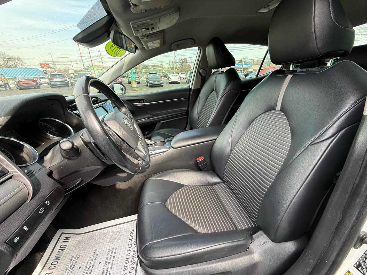 Toyota Camry XLE Auto (Natl) 2019