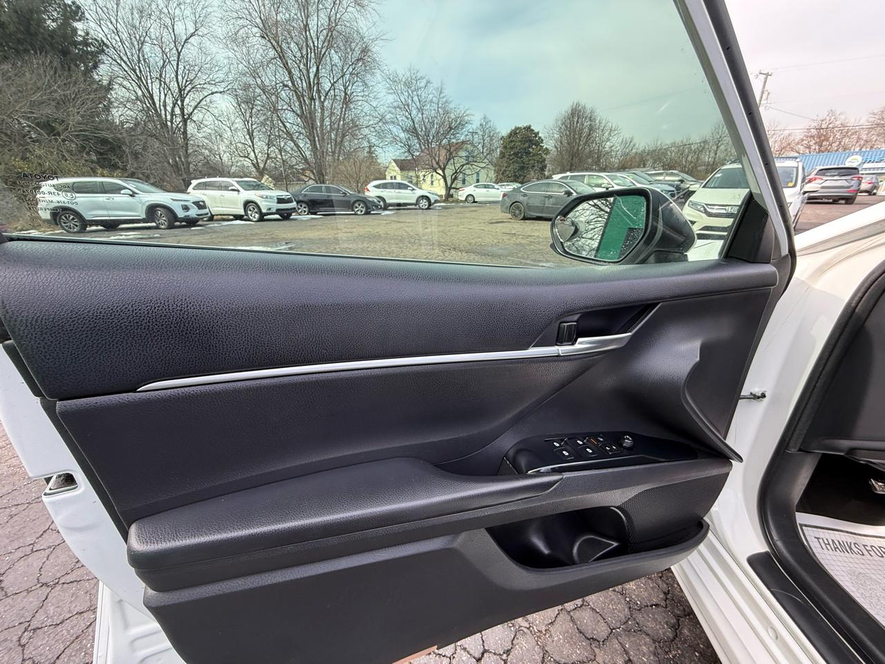 Toyota Camry XLE Auto (Natl) 2019