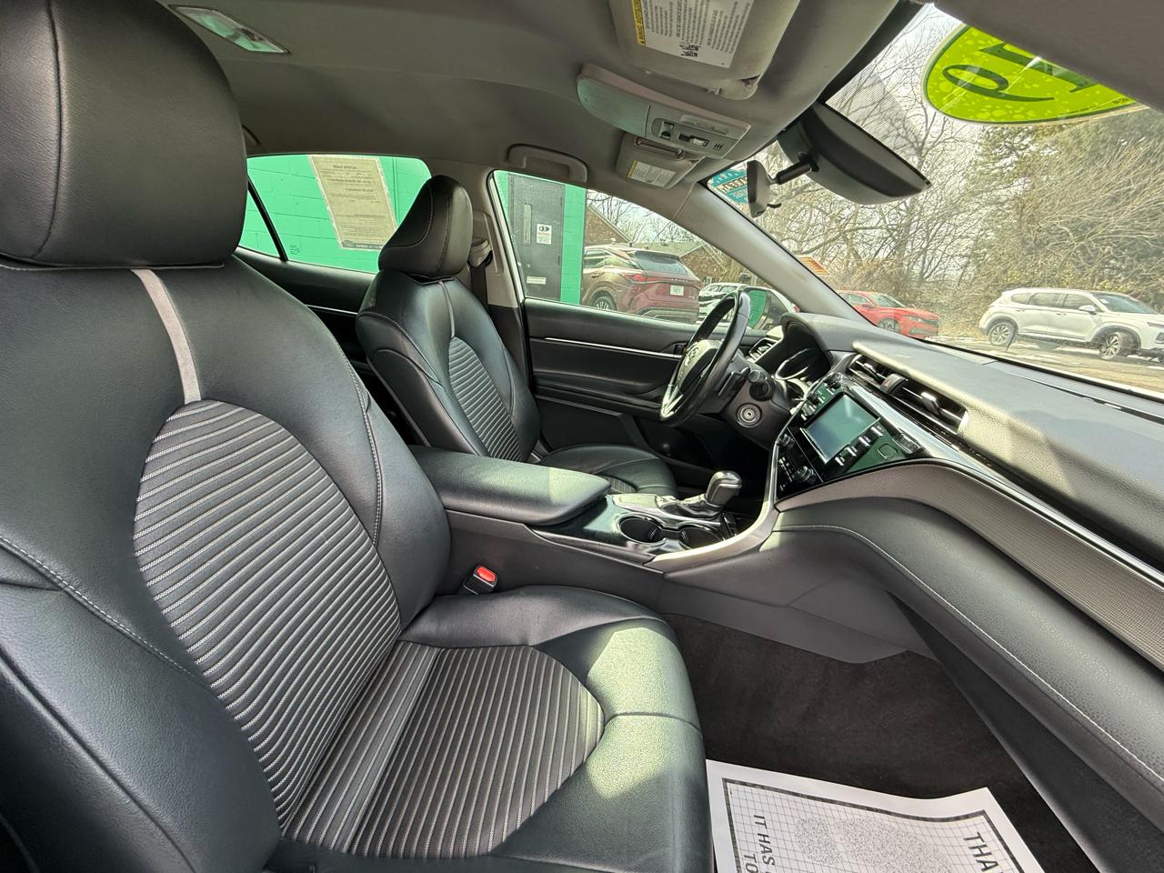 Toyota Camry XLE Auto (Natl) 2019