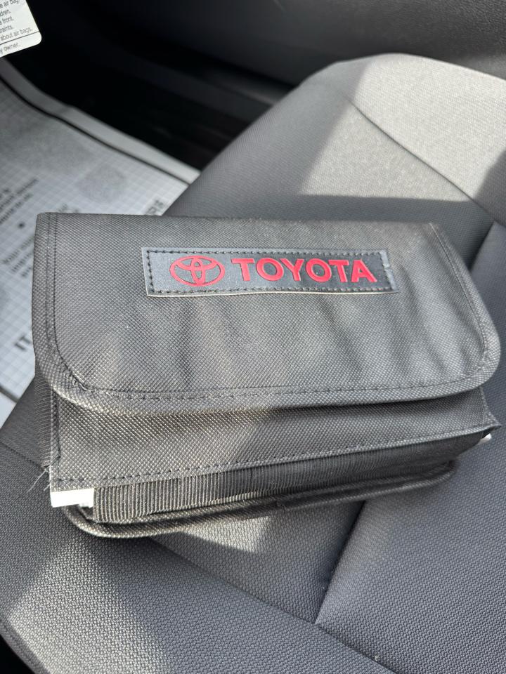 Toyota Corolla LE CVT (Natl) 2024