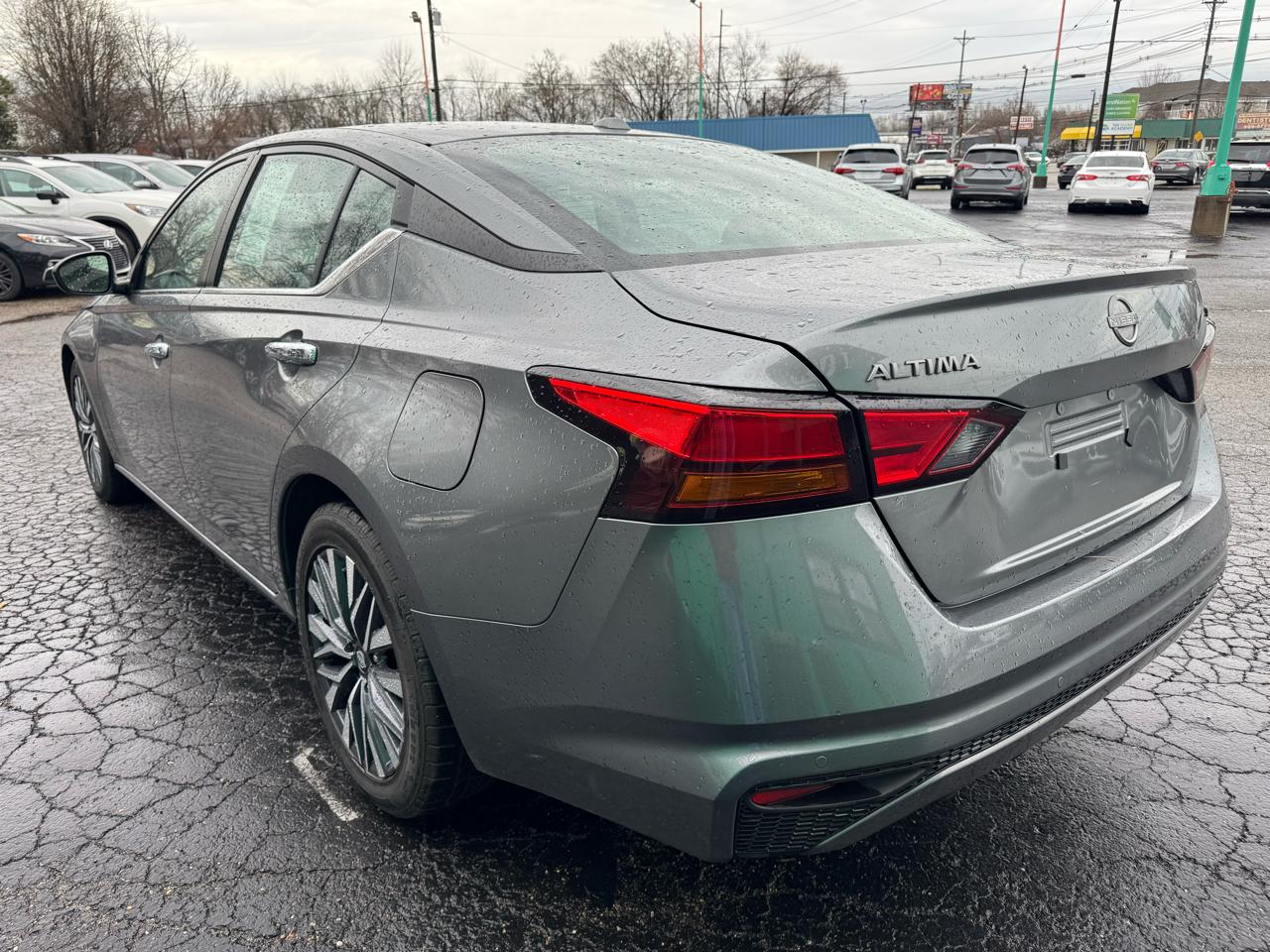 Nissan Altima 2.5 SV Sedan 2023