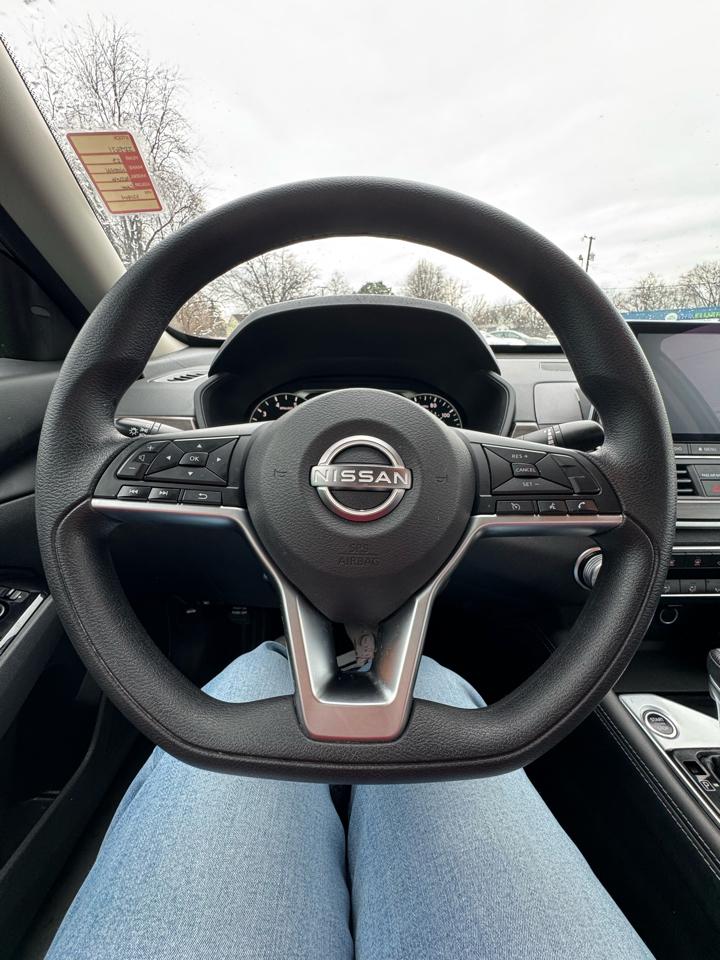 Nissan Altima 2.5 SV Sedan 2023