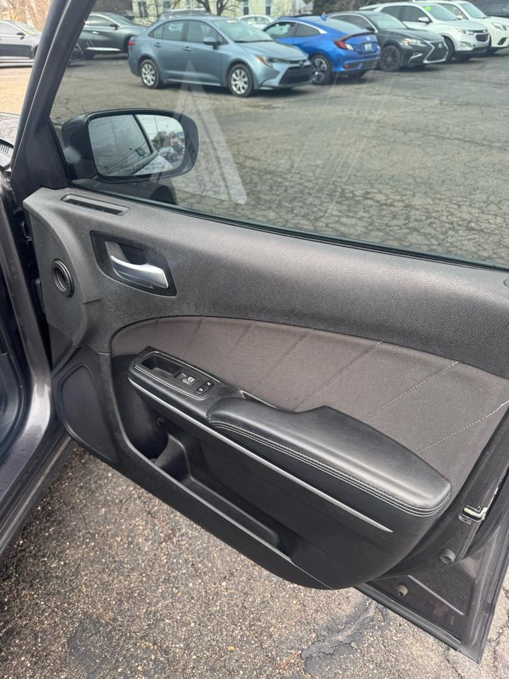 Dodge Charger SXT RWD 2019