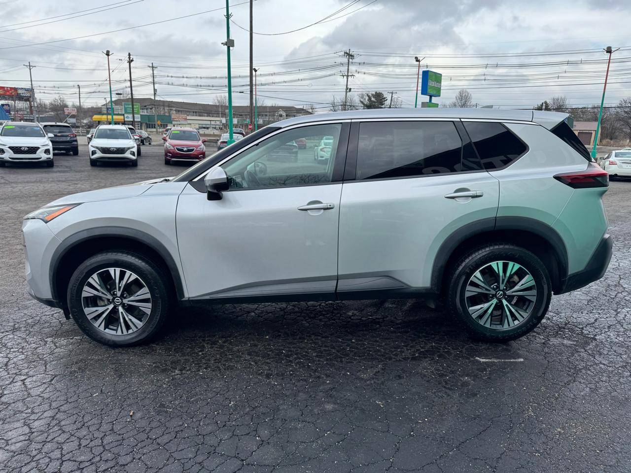 Nissan Rogue FWD SV 2021