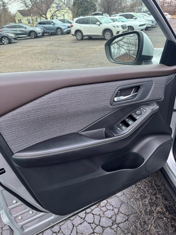 Nissan Rogue FWD SV 2021