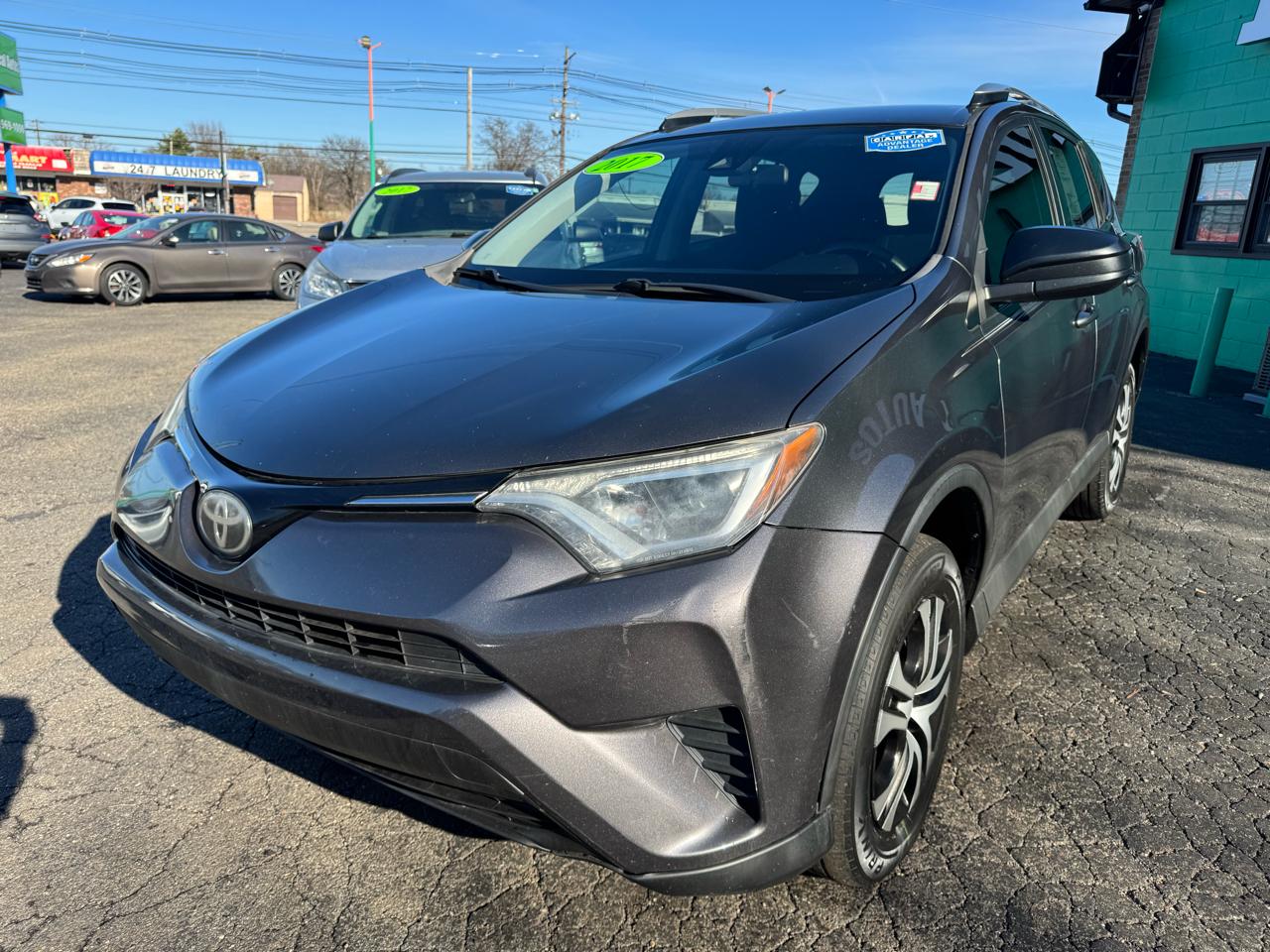 Toyota RAV4 LE FWD (Natl) 2017
