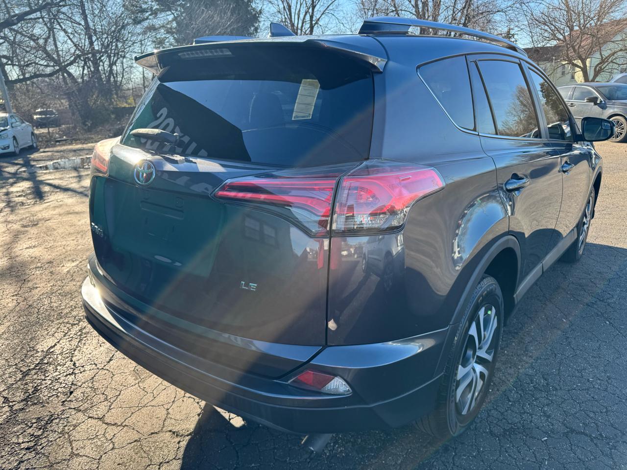 Toyota RAV4 LE FWD (Natl) 2017