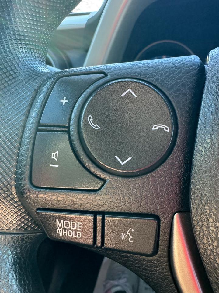 Toyota RAV4 LE FWD (Natl) 2017