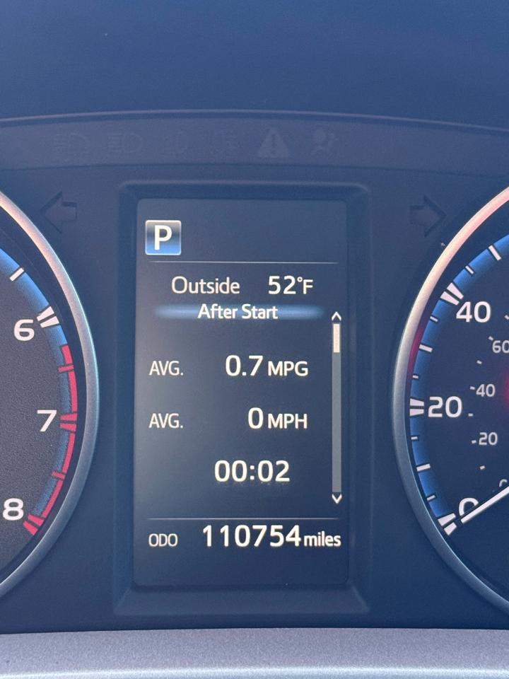 Toyota RAV4 LE FWD (Natl) 2017