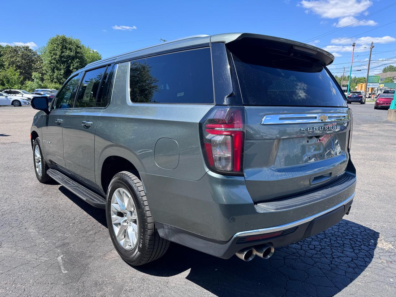 Chevrolet Suburban 4WD 4dr Premier 2023