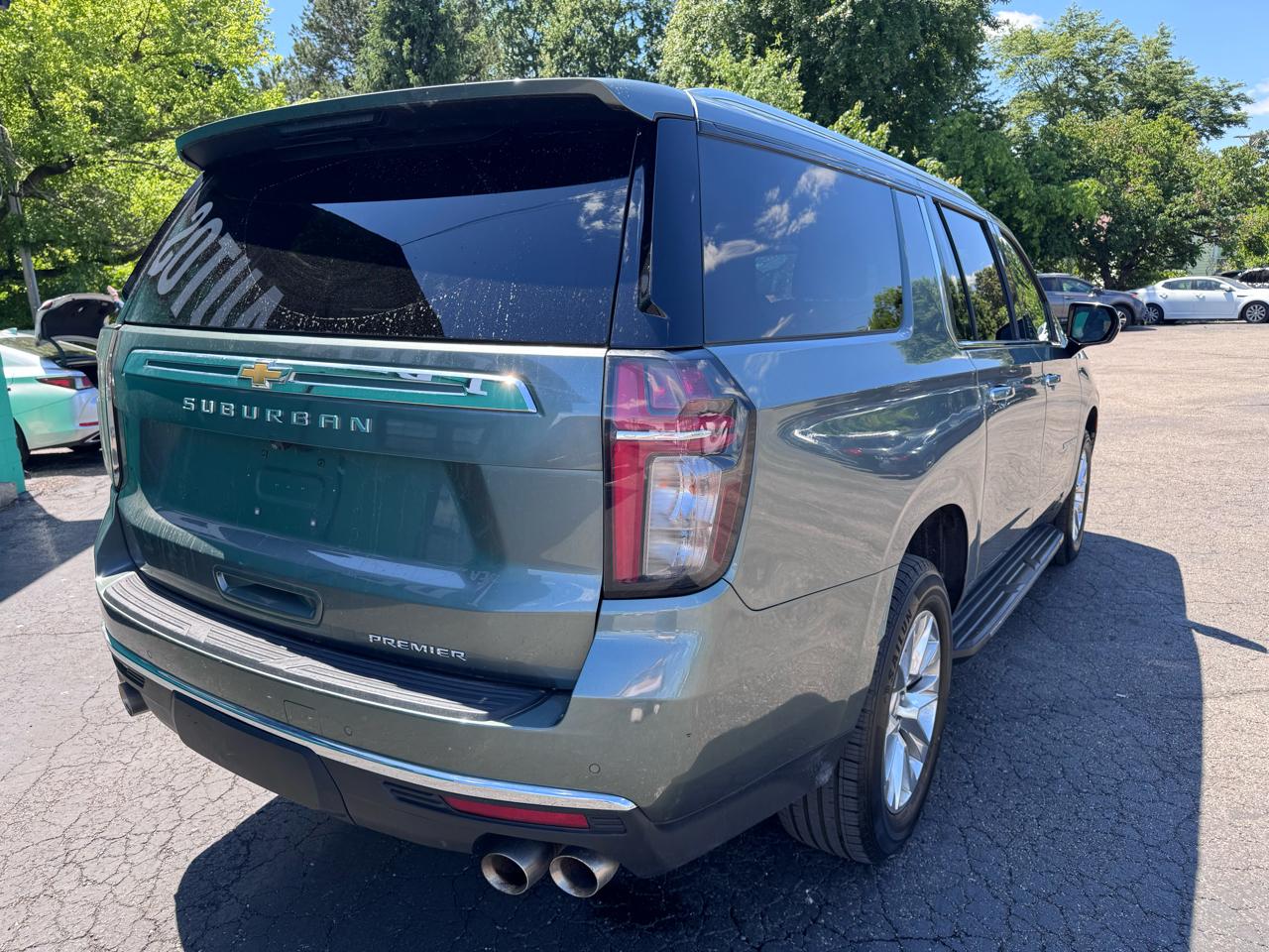 Chevrolet Suburban 4WD 4dr Premier 2023