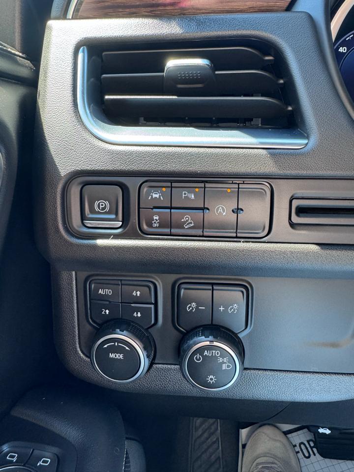 Chevrolet Suburban 4WD 4dr Premier 2023