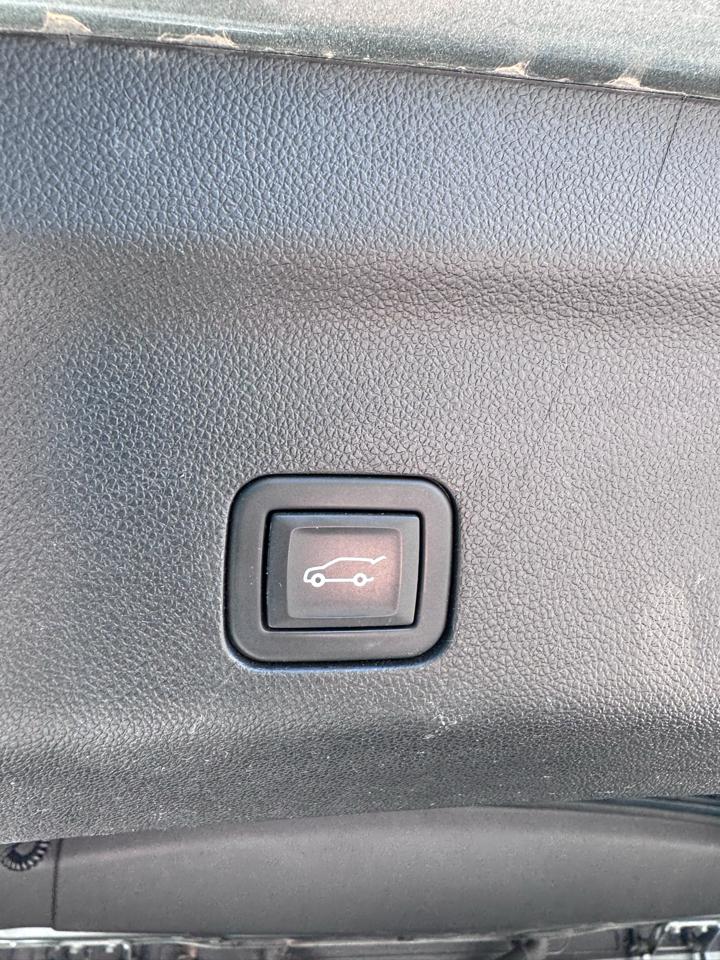 Chevrolet Suburban 4WD 4dr Premier 2023