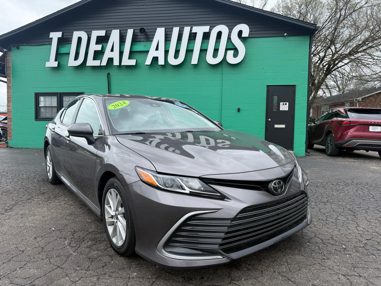 Toyota Camry LE Auto AWD (Natl) 2024