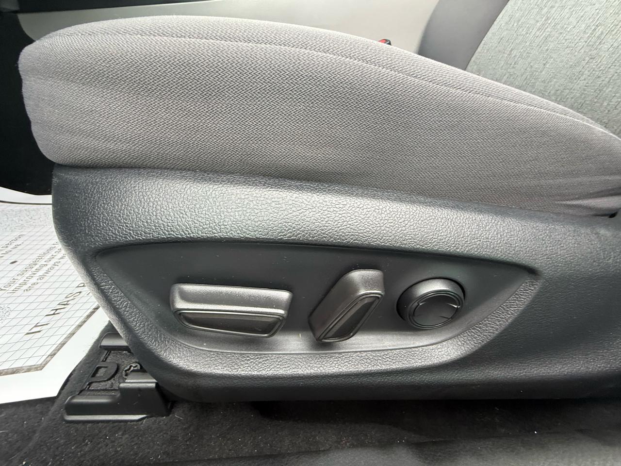 Toyota Camry LE Auto AWD (Natl) 2024