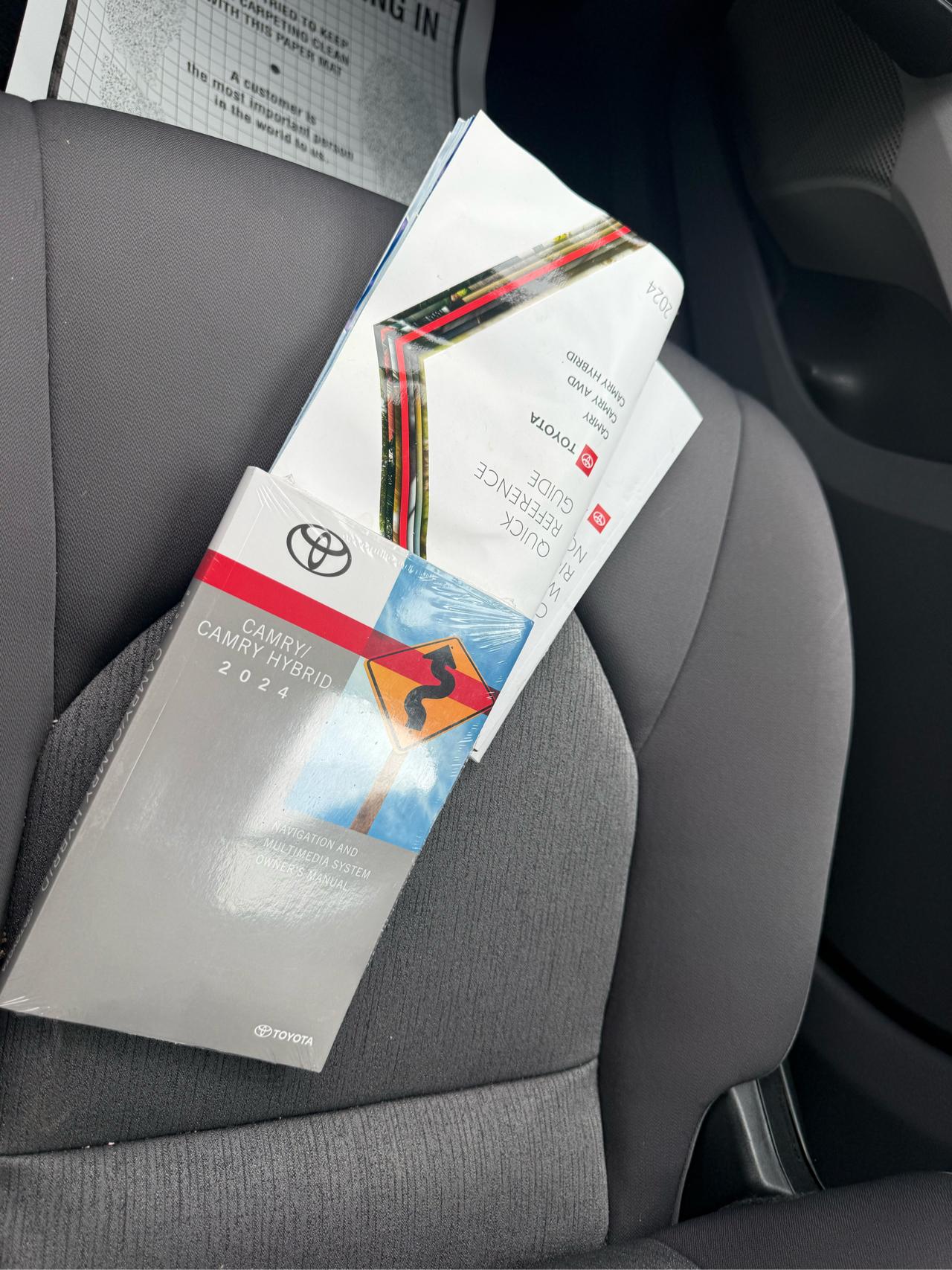 Toyota Camry LE Auto AWD (Natl) 2024