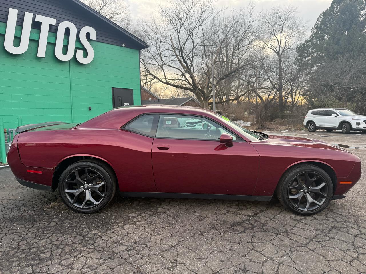 Dodge Challenger SXT RWD 2020