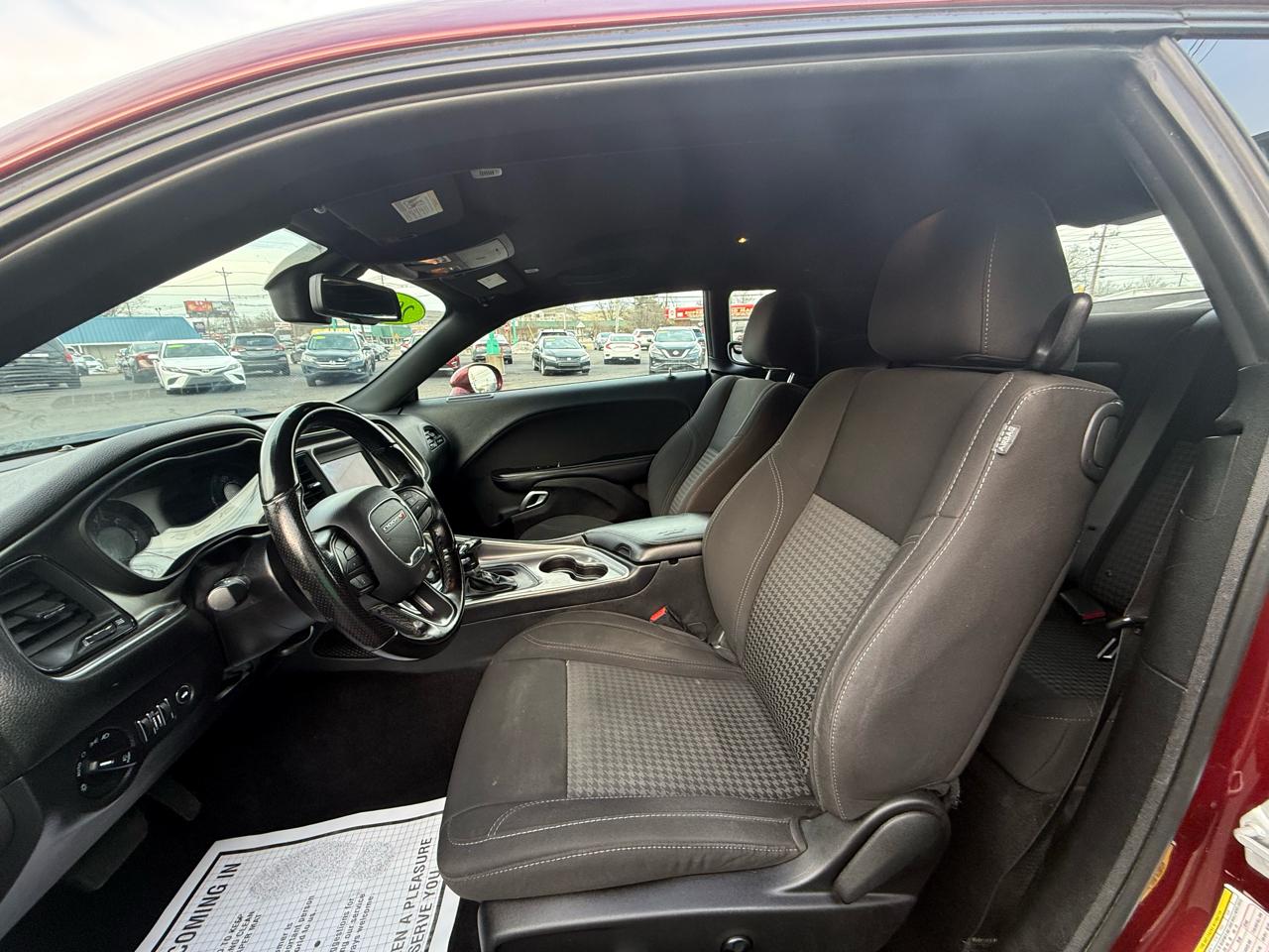 Dodge Challenger SXT RWD 2020