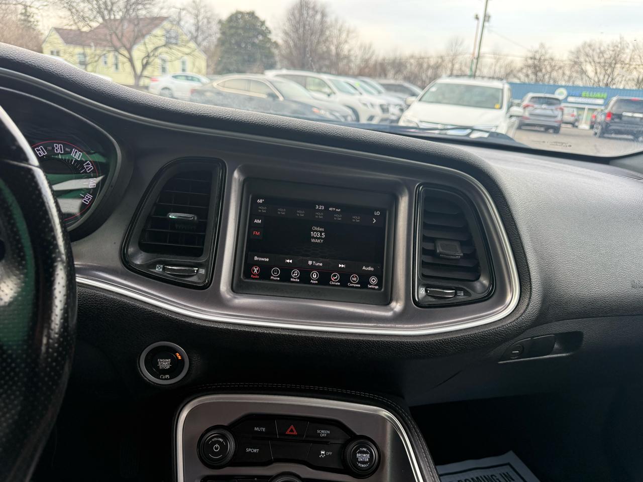 Dodge Challenger SXT RWD 2020