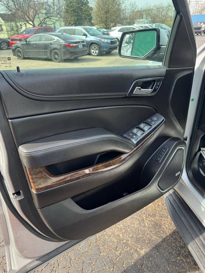 Chevrolet Suburban 4WD 4dr LT 2020