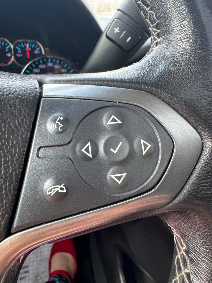 Chevrolet Suburban 4WD 4dr LT 2020