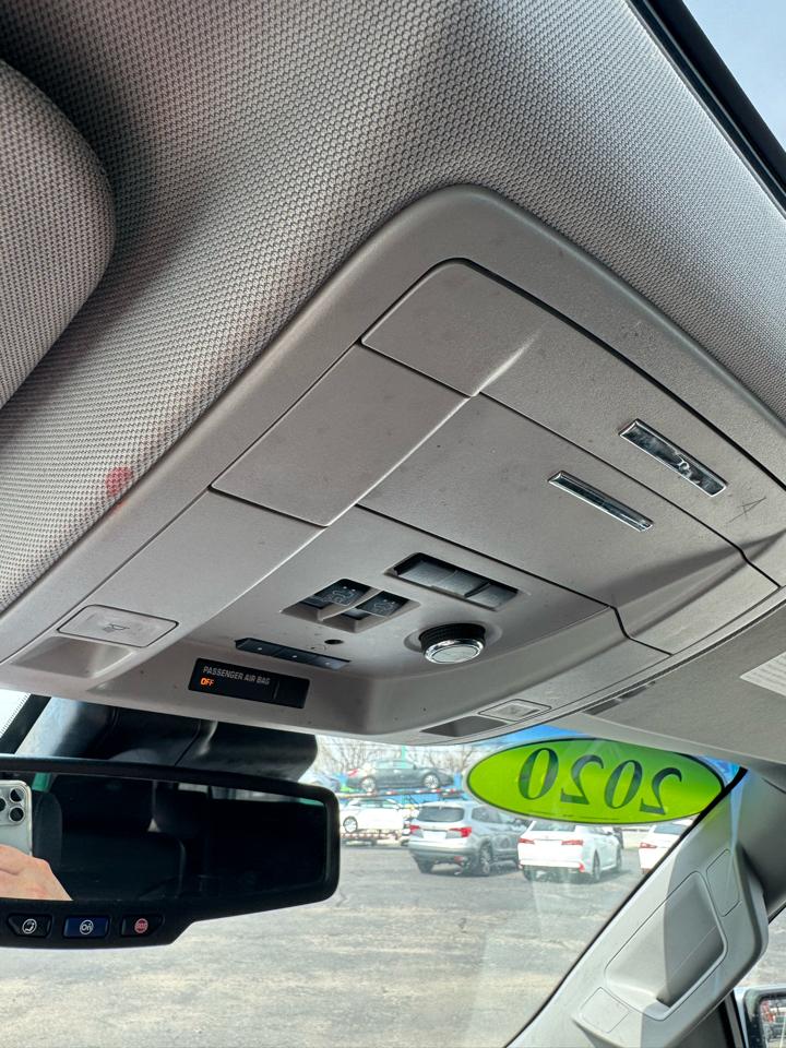 Chevrolet Suburban 4WD 4dr LT 2020