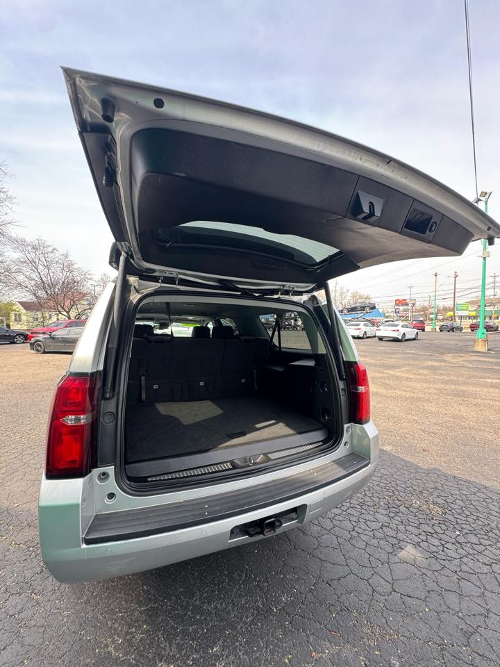 Chevrolet Suburban 4WD 4dr LT 2020