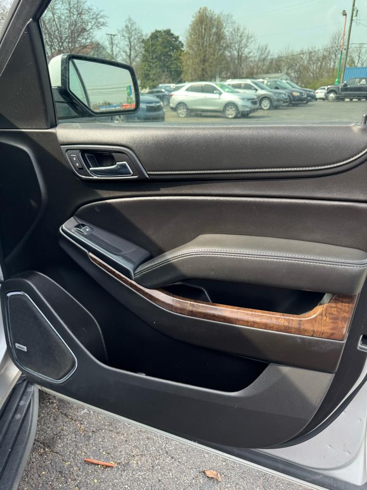 Chevrolet Suburban 4WD 4dr LT 2020