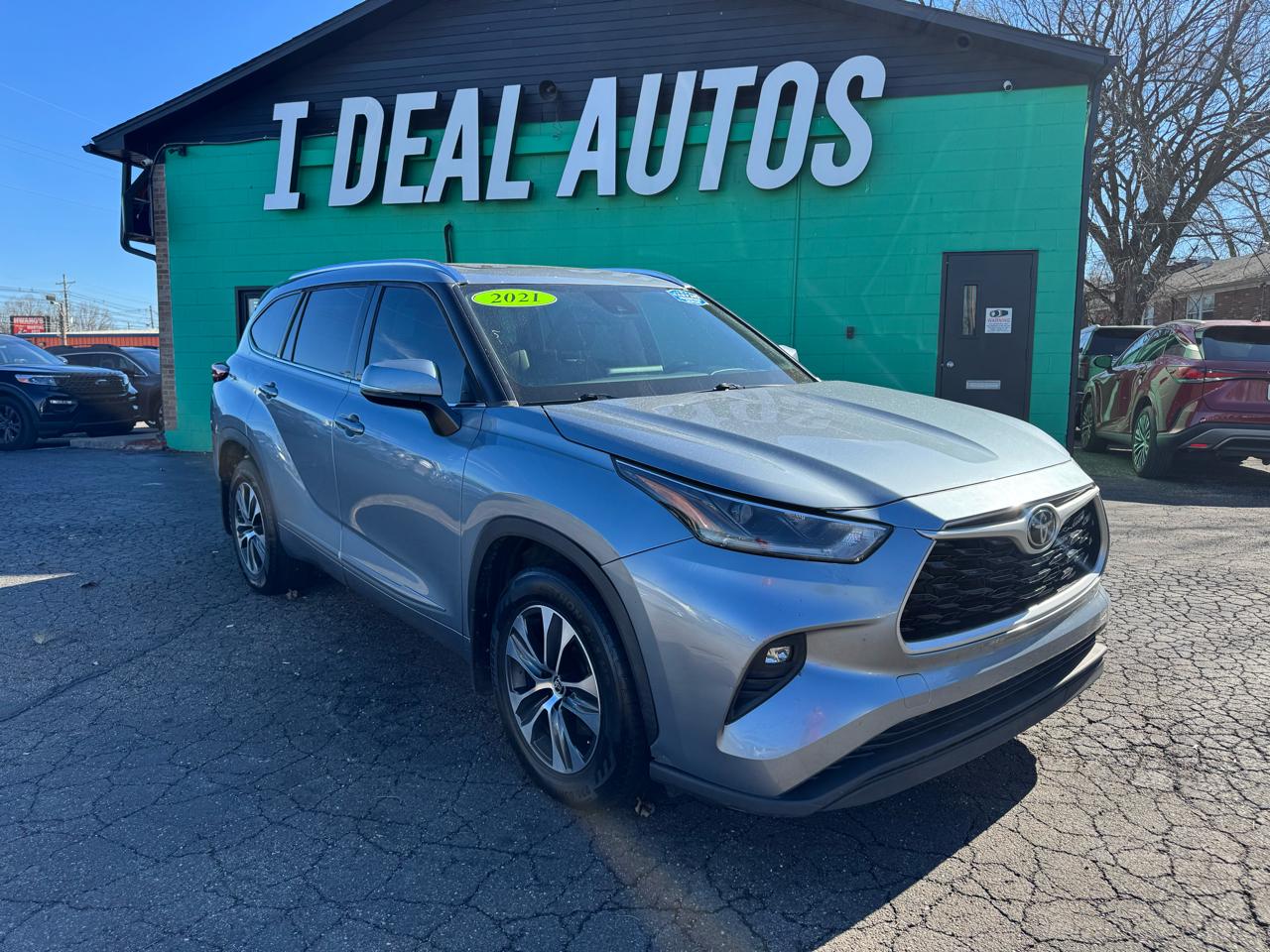 Toyota Highlander XLE FWD (Natl) 2021