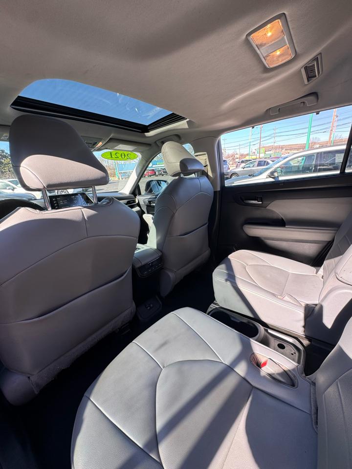 Toyota Highlander XLE FWD (Natl) 2021
