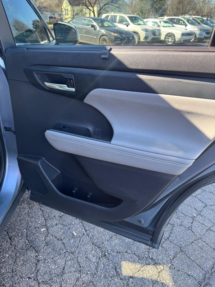 Toyota Highlander XLE FWD (Natl) 2021