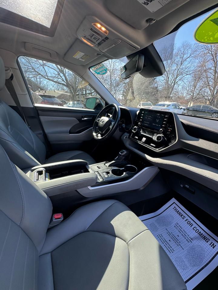 Toyota Highlander XLE FWD (Natl) 2021