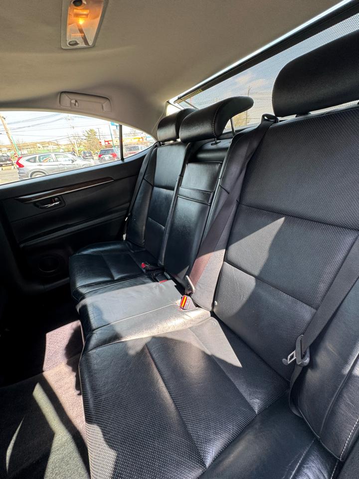 Lexus ES 350 4dr Sdn 2013