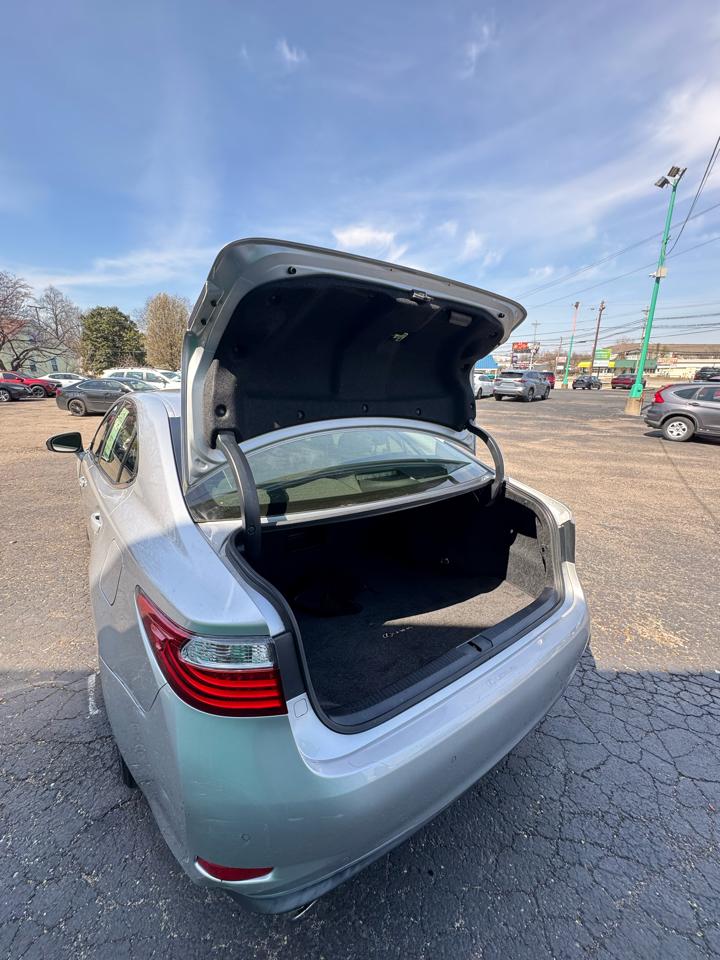 Lexus ES 350 4dr Sdn 2013