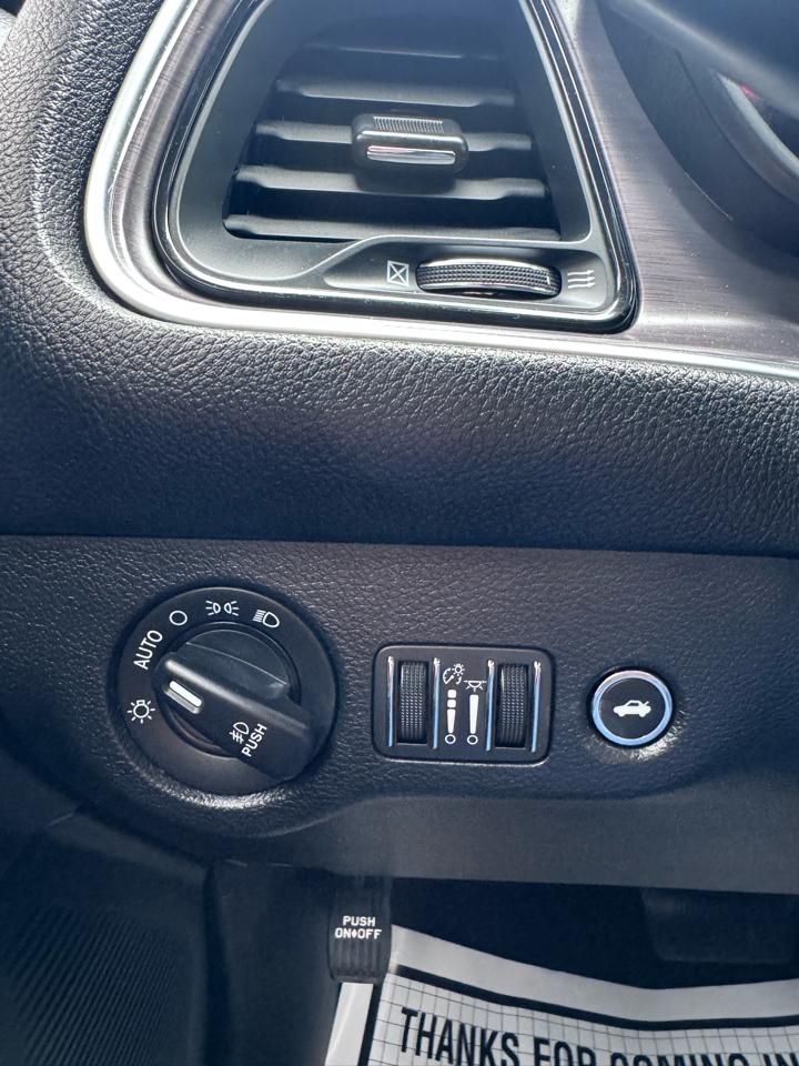 Dodge Challenger SXT RWD 2018