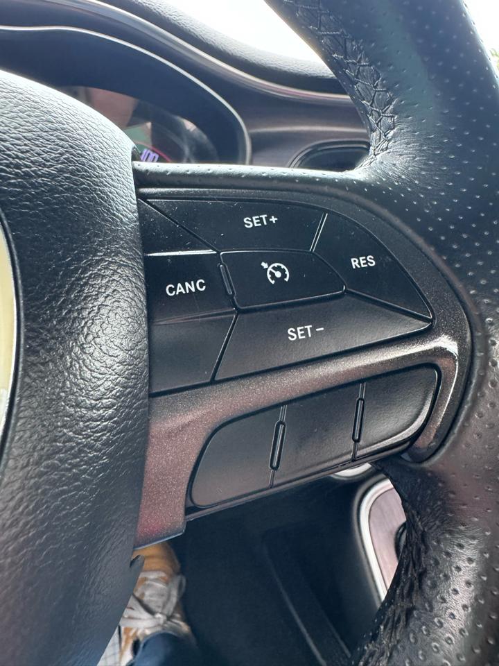 Dodge Challenger SXT RWD 2018